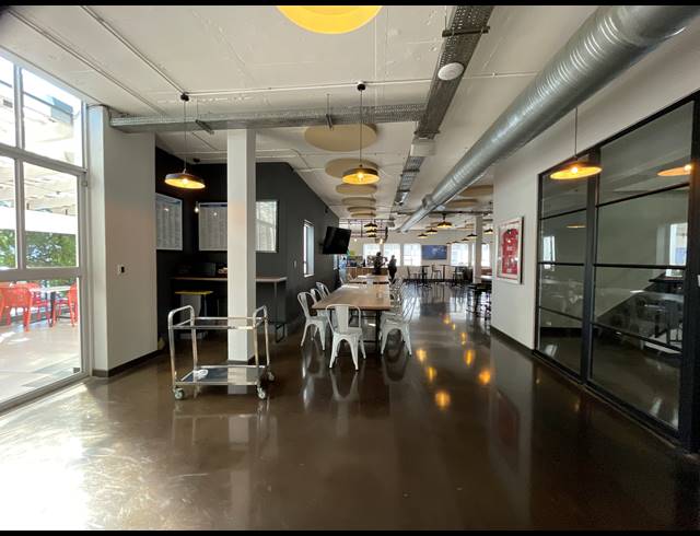2,213.50M² OFFICE TO LET IN BRYANSTON